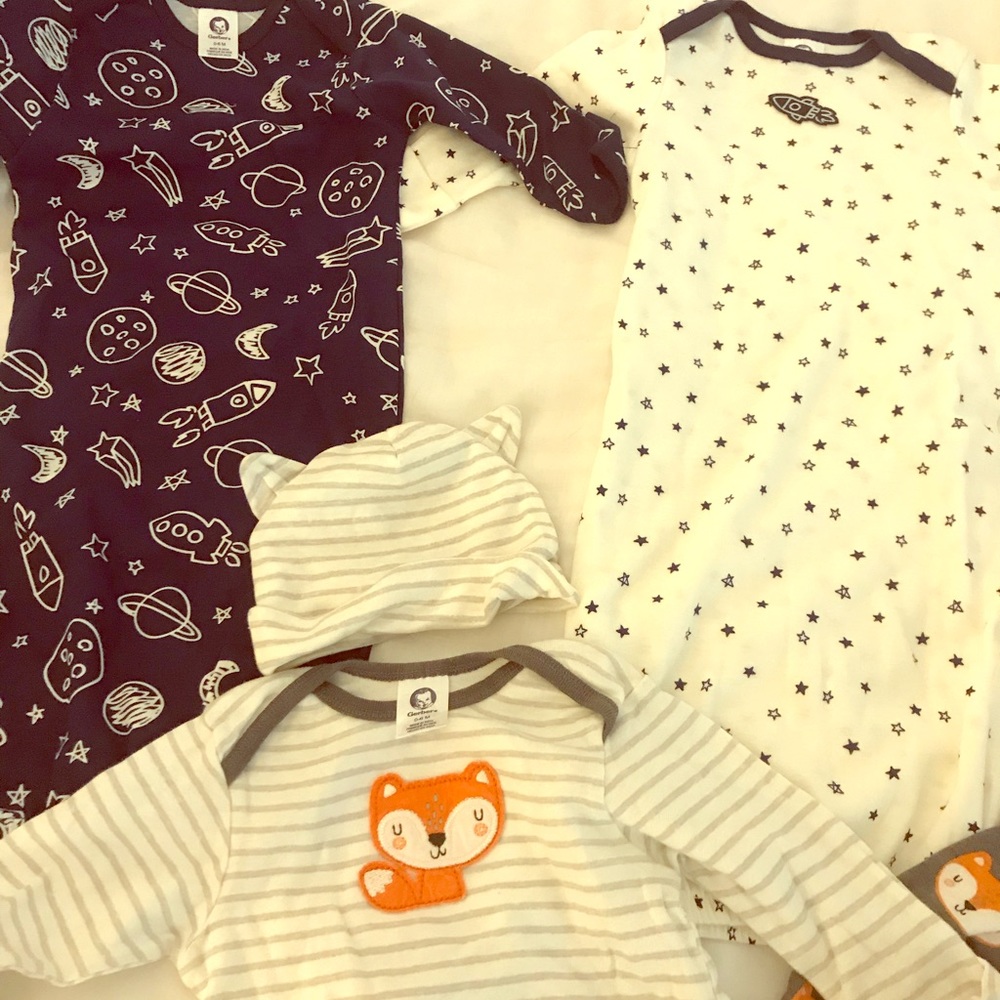 11 piece gown and cap 0-6 months